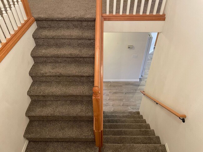 Building Photo - ***HALF MONTH RENT FREE***FANTASTIC 4 Bed 2.5 Bath Home in Salmon Creek! HUGE side yard and back ...