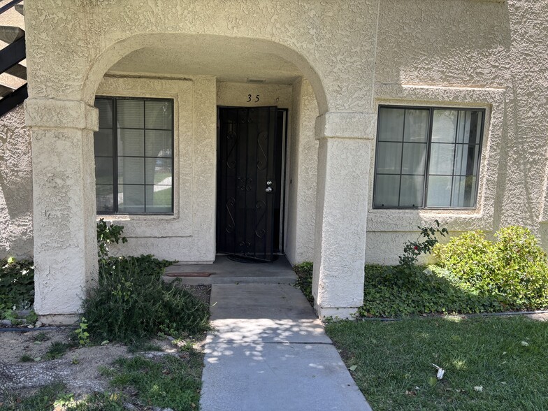 Primary Photo - 2554 Olive Dr