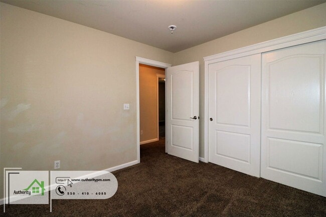 Building Photo - 22371 Rio Alto Dr