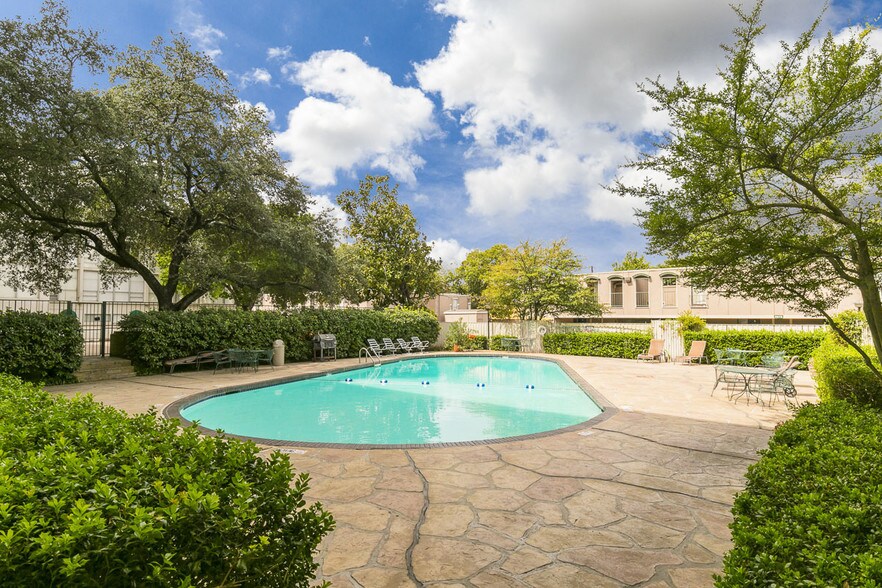 Towne Square 5225 Fleetwood Oaks Ave Dallas TX 75235 Apartment Finder