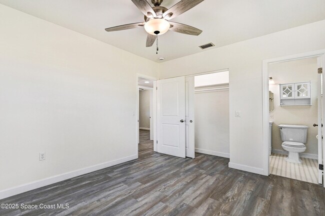 Building Photo - 702 Lund Cir
