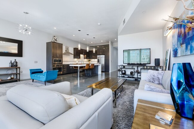 Building Photo - FULLY FURNISHED LUXURY DOWNTOWN LIVING AT ...