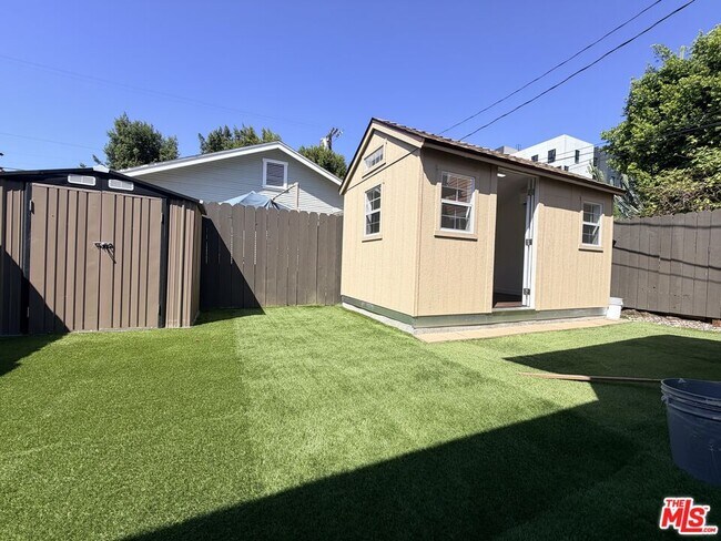 Building Photo - 1351 N McCadden Pl