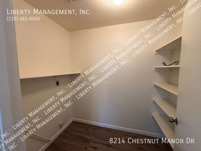 Building Photo - 8214 Chestnut Manor Dr