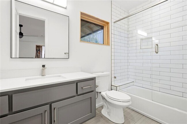 Building Photo - 632 Bella Vista Rd