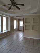 Building Photo - 1906 Horsetail Fls