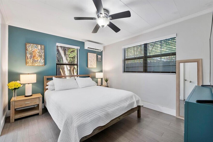 Building Photo - 551 SW 13th Ave