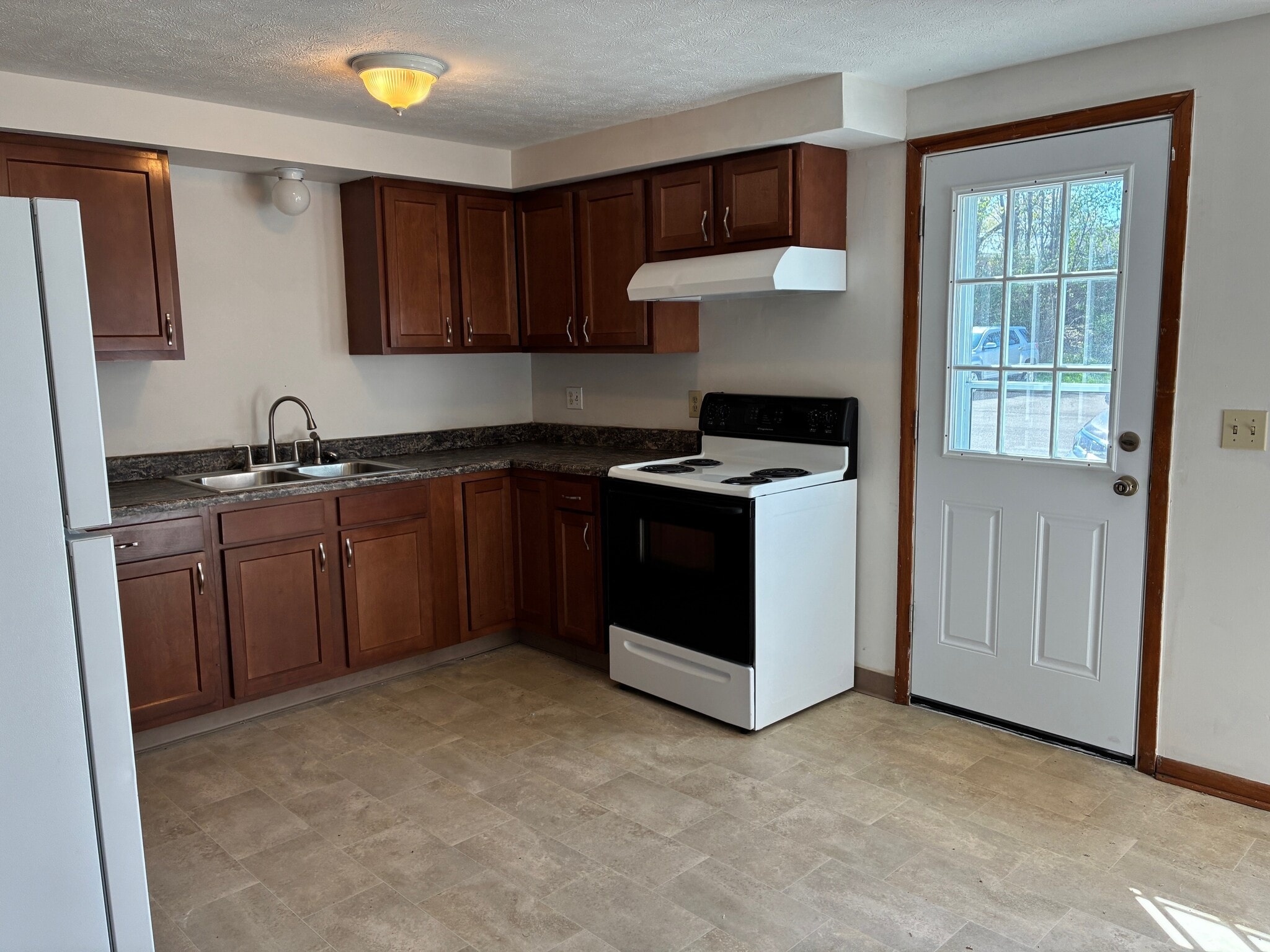 Building Photo - 7704 Hills and Dales Rd NW