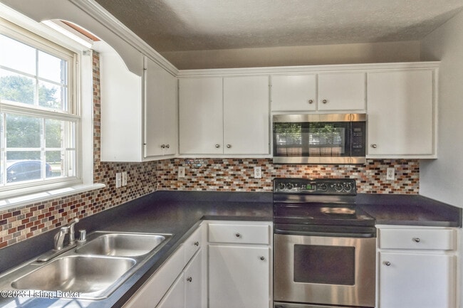 Building Photo - 674 Helm Ln