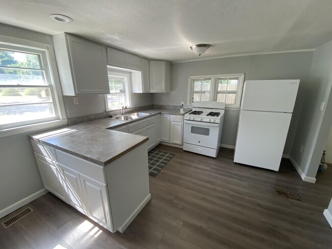 Building Photo - 504 S All Hallows St