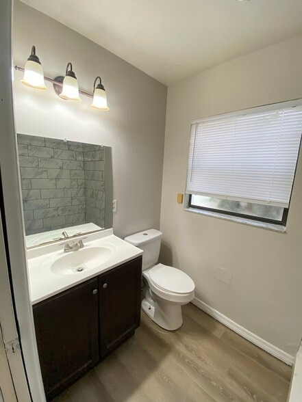 Building Photo - 1090 Condor Pl