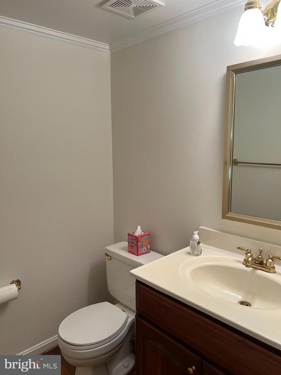 Building Photo - 10101 Alsace Ct