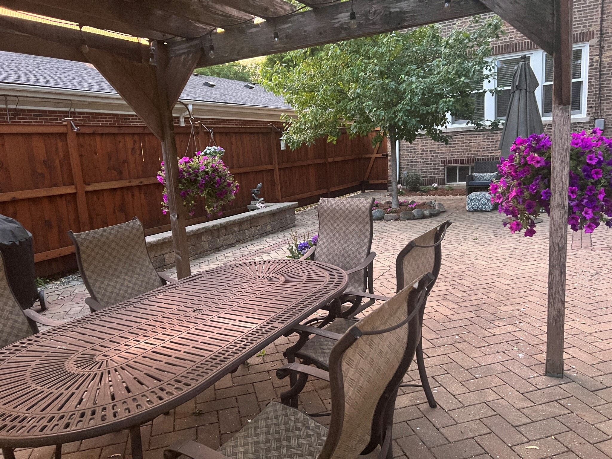 Outdoor dining includes Weber charcoal and Gas grills - 114 South Blvd