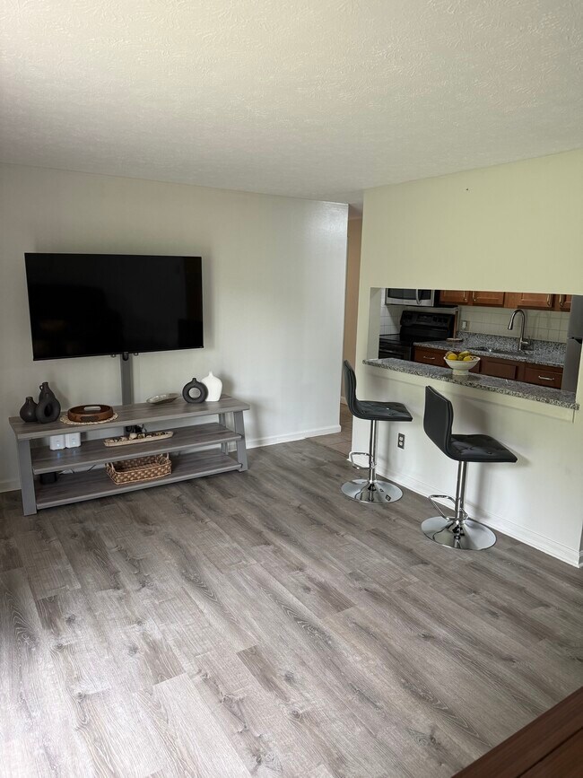 Building Photo - 24325 Detroit Rd