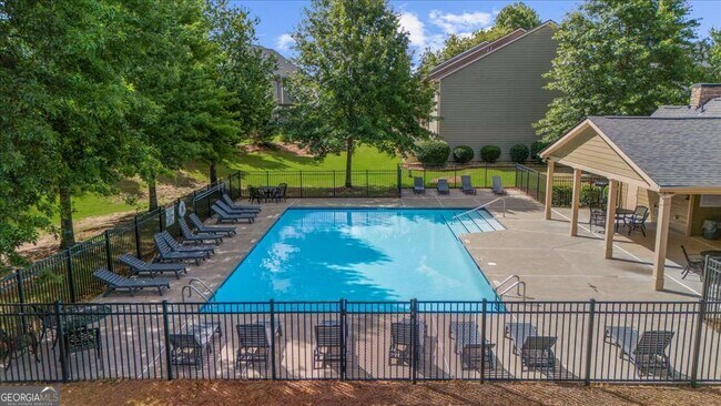 Building Photo - 233 Bobbie Way