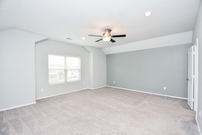 Building Photo - 22707 Bolanzo Ln