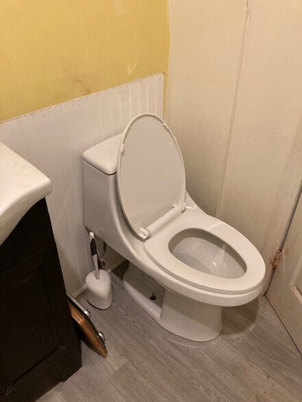 Building Photo - 219 Dwight St