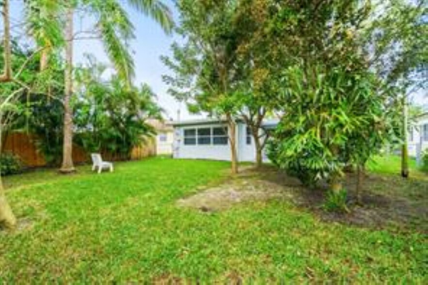 Building Photo - 50 NE 45th Ct