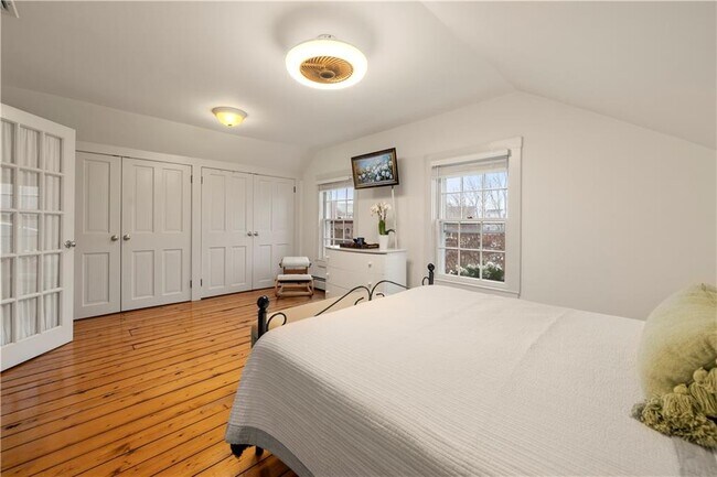 Building Photo - 35 Marsh St