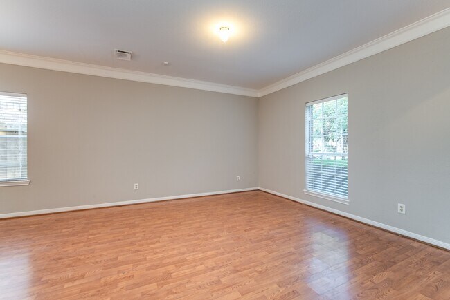Building Photo - 2710 Double Lake Dr