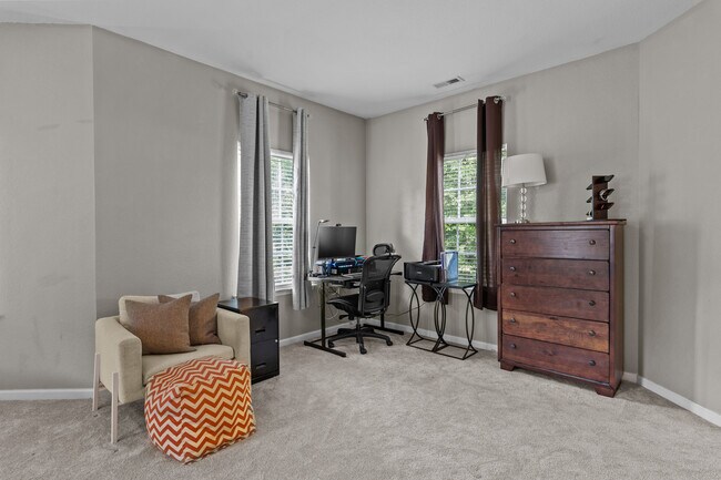 Building Photo - 2114 Redgate Dr