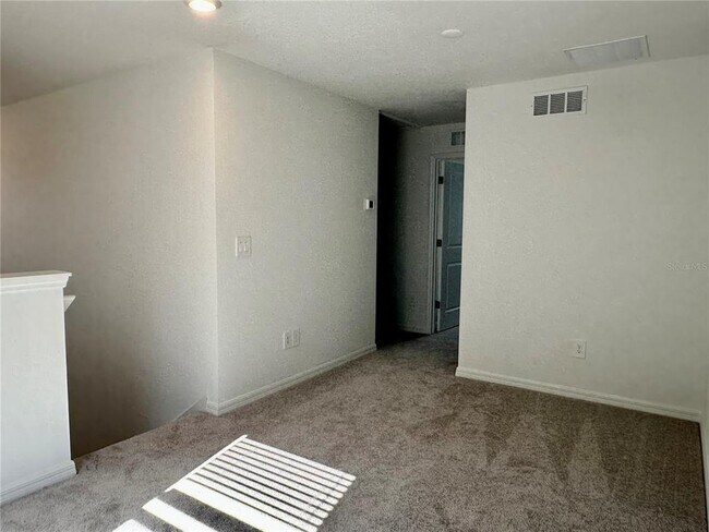 Building Photo - 17761 Pleasantview Blvd