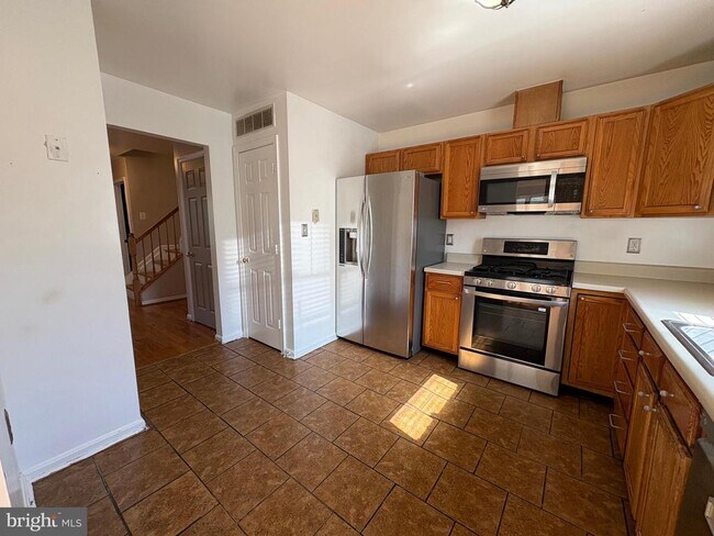 Building Photo - 4005 Blakney Ln SE