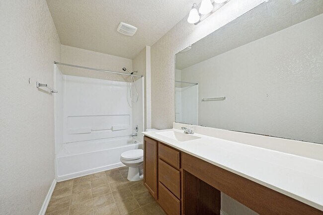 Building Photo - 2419 Sundrop Bay