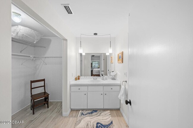 Building Photo - 80 Cindy Ln