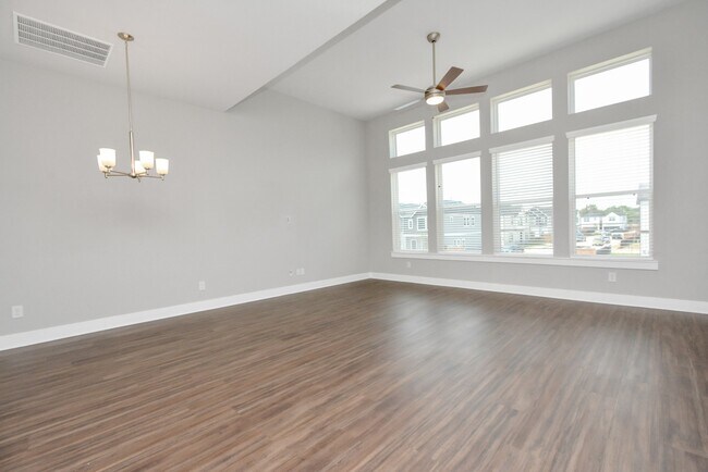 Building Photo - 708 Strawberry Pines Ct