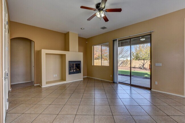 Building Photo - Beautiful Home for Rent in Granville!