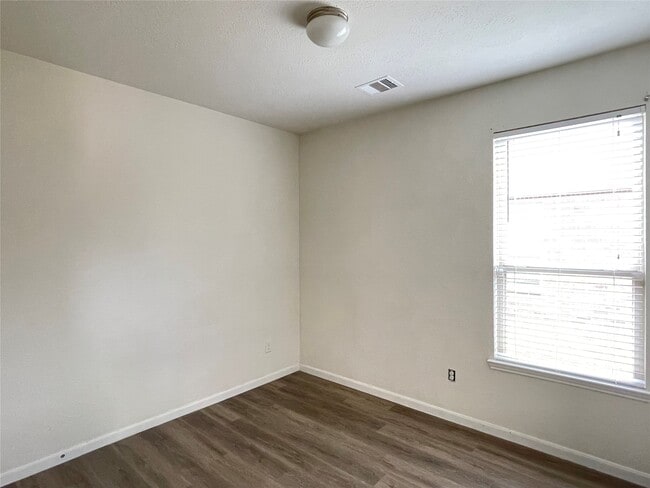 Building Photo - 28519 Willow Orchard Ln