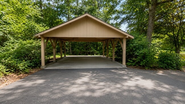 Building Photo - 627 Froglevel