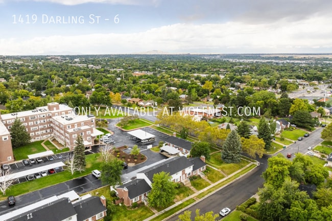 Building Photo - Stunning 3 Bed Ogden Townhome! No Deposit ...