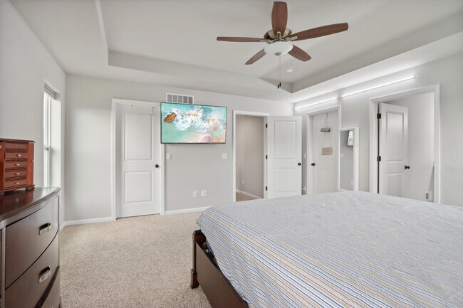 Building Photo - 5811 Levitan Ln