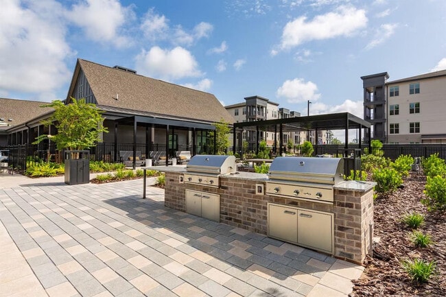 Building Photo - 11830 Buckfield Cir