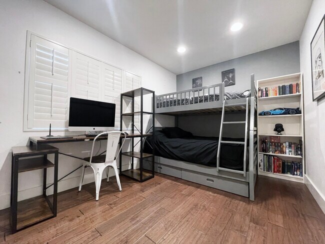 Building Photo - 14717 Terryknoll Dr