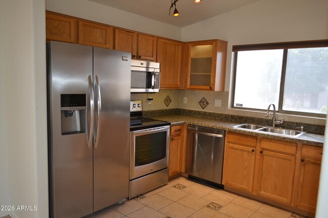 Building Photo - 1949 S Silver Dr