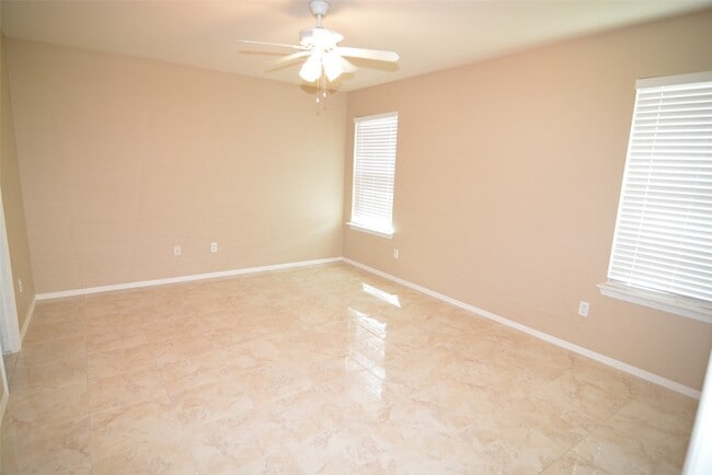 Building Photo - 16215 Willowford Ct