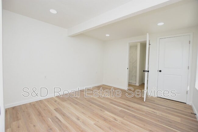 Building Photo - 2919 Hickory St