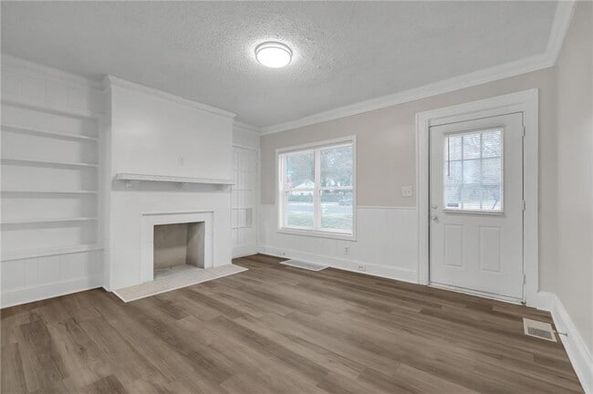 Building Photo - 1683 Candler Rd