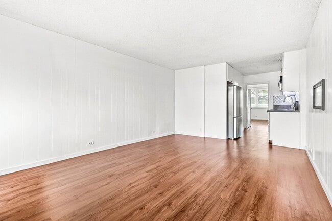 Building Photo - Bright and spacious 1 bedroom 1 bath condo in Makiki !