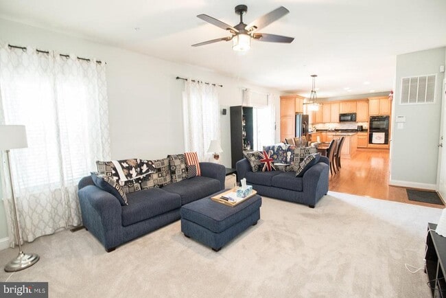 Building Photo - 24676 Broad Creek Dr