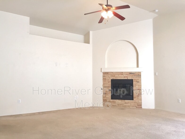 Building Photo - 1117 Toscana Dr SE