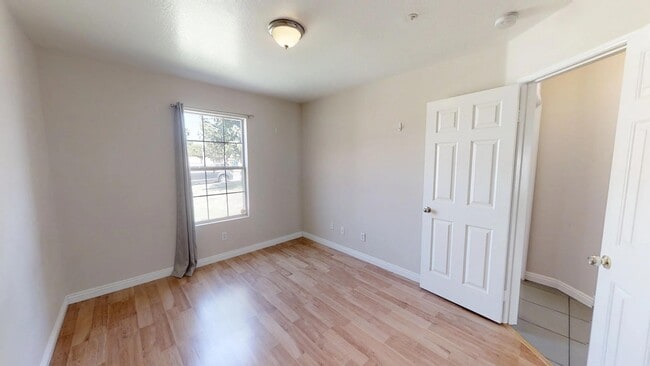 Building Photo - Single-story 3/2 Home Located in Highland,...