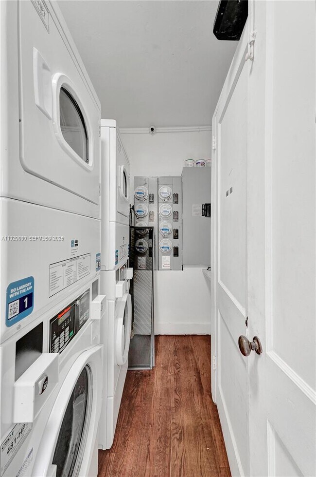 Building Photo - 1656 Polk St