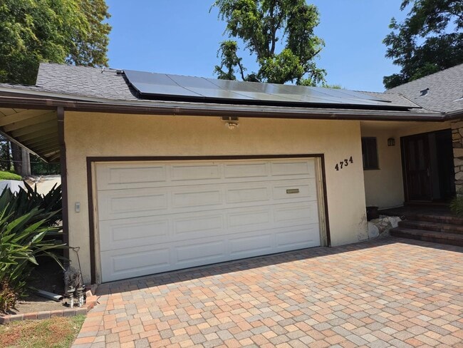 Building Photo - 4734 Laurelgrove Ave