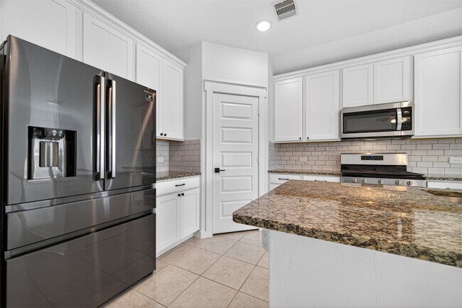 Building Photo - 16307 Rockdale Landing Dr