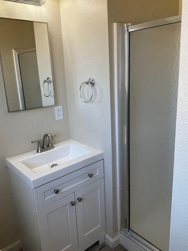 Building Photo - APPLY NOW!!!!