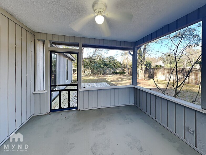 Building Photo - 3315 Blackfoot Trail S